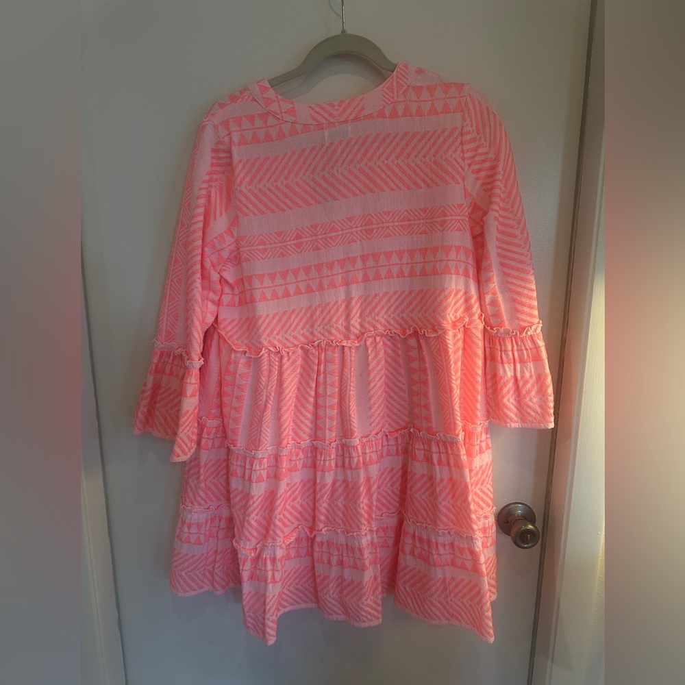 Mud Pie Coral Patterned V-Neck Top - Size XS - Picture 7 of 9